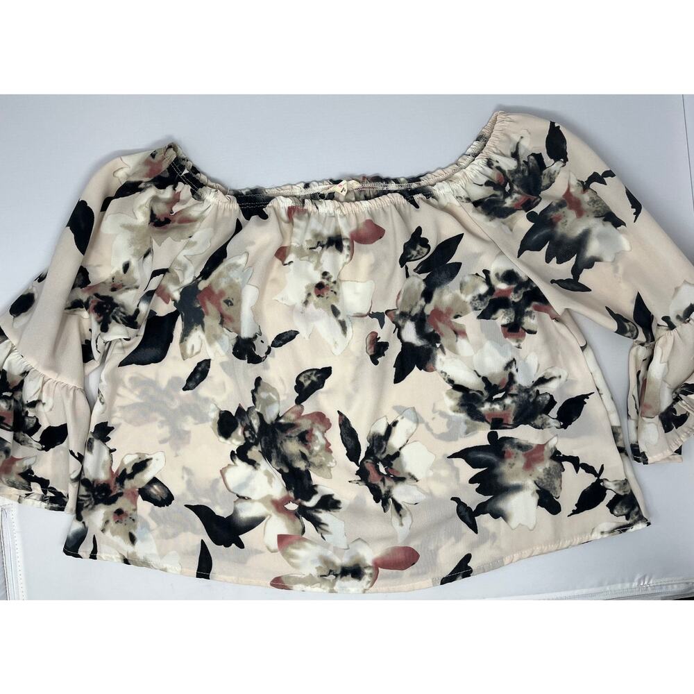 A'GACI Blouse very light fabric size S Pre-Owend in good condition